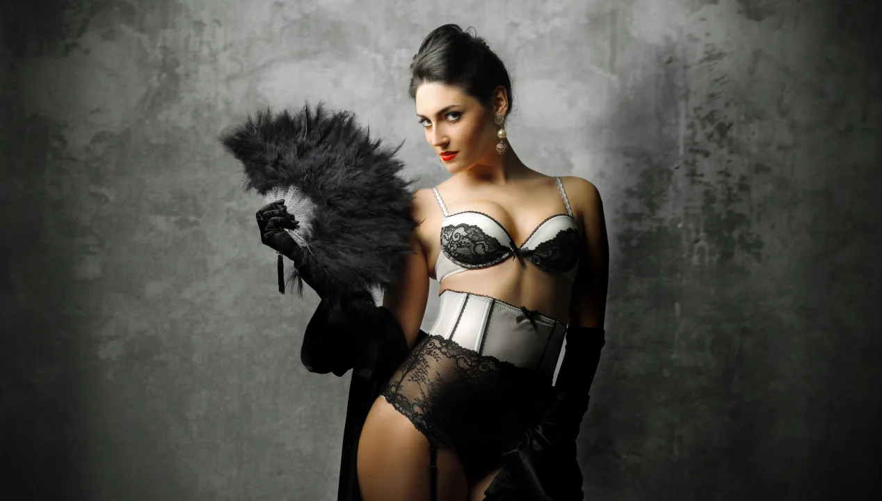 Striptease beim Camsex – Warum Live-Stripshows so beliebt sind, Artikelbild